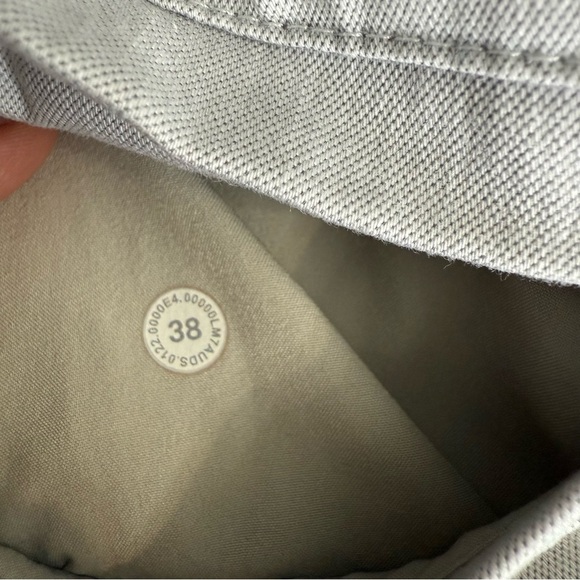 Lululemon Athletica Light Gray Men's Shorts size 38 - Picture 6 of 9